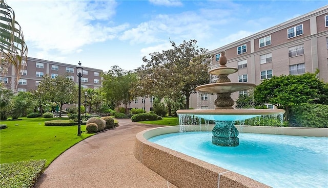 1750 Saint Charles Ave Unit 531, New Orleans, LA 70130 - view of community with a lawn