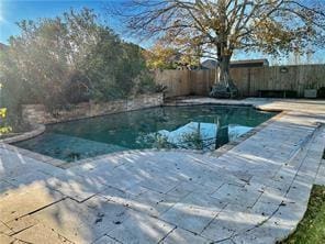 35 Derek Ln, La Place, LA 70068 - view of pool with a fenced backyard and a patio area