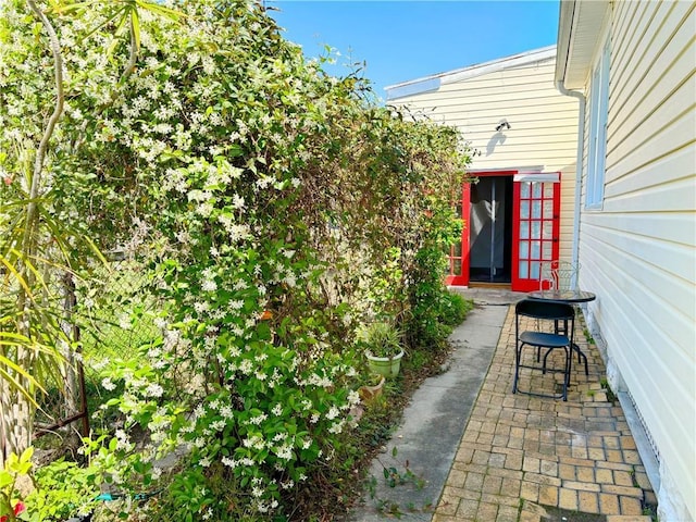 2437 Jonquil St, New Orleans, LA 70122 - view of patio