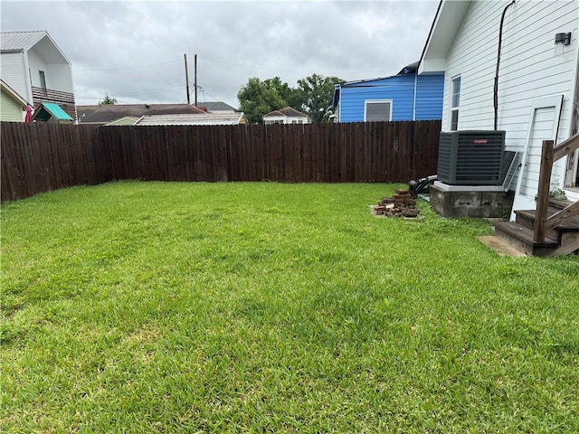 2522 Robert St, New Orleans, LA 70115 - view of yard featuring central AC unit