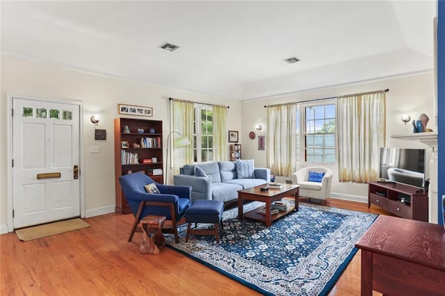 5800 Memphis St, New Orleans, LA 70124 - living area with wood finished floors and baseboards