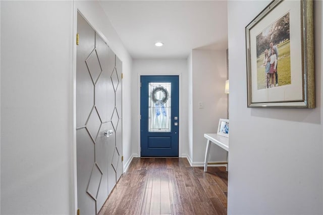 148 Macque Dr, Harahan, LA 70123 - entryway featuring dark wood-style flooring, baseboards, and recessed lighting