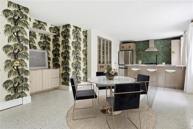 1729 Prytania St, New Orleans, LA 70130 - dining area with speckle patterned floor