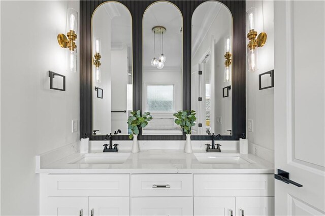 2104 Mississippi Ave, Metairie, LA 70003 - full bath with double vanity and crown molding