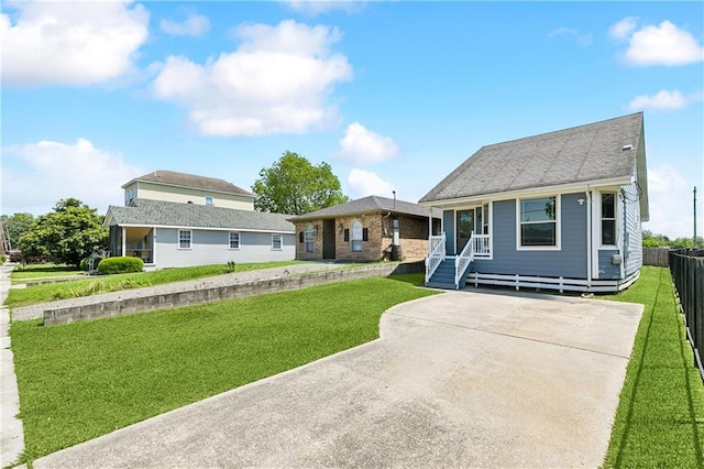 view of front of home with driveway