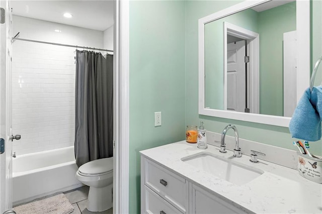 1412 Clay St, Kenner, LA 70062 - full bathroom featuring toilet, tile patterned floors, vanity, shower / tub combo, and recessed lighting