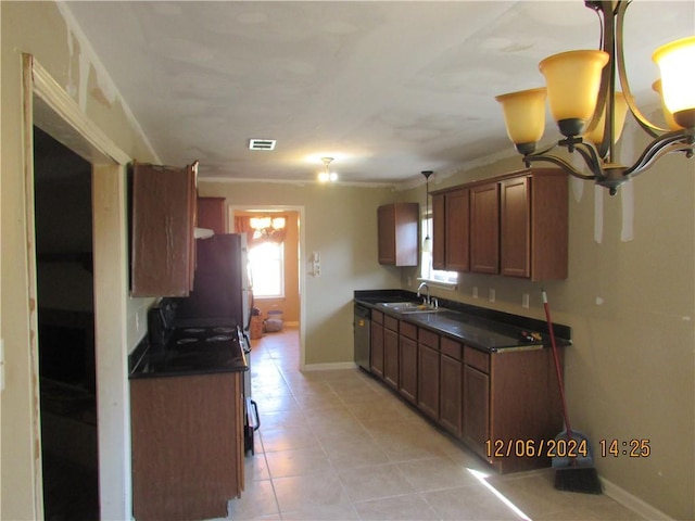 7812 Scottwood Dr, New Orleans, LA 70128 - kitchen featuring a sink, a chandelier, dark countertops, and dishwashing machine