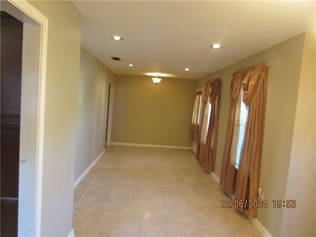 7812 Scottwood Dr, New Orleans, LA 70128 - empty room featuring recessed lighting, baseboards, and light tile patterned floors