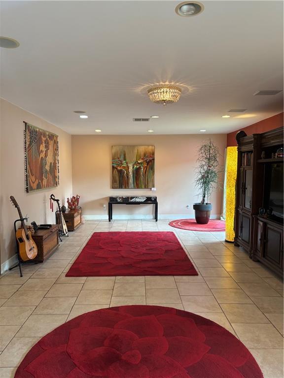 402 28th St, New Orleans, LA 70124 - lobby with recessed lighting