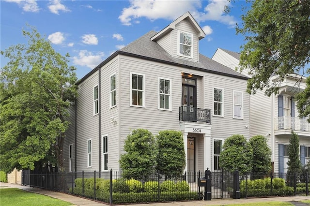 3804 Prytania St, New Orleans, LA 70115 - view of front of home featuring a fenced front yard