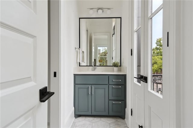 3804 Prytania St, New Orleans, LA 70115 - bathroom featuring vanity