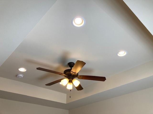 516-518 Erlanger Ave, Slidell, LA 70458 - detailed view of recessed lighting, a ceiling fan, and a smoke detector