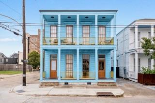 1700 S Rampart St, New Orleans, LA 70113 - view of front of property with a balcony and a porch