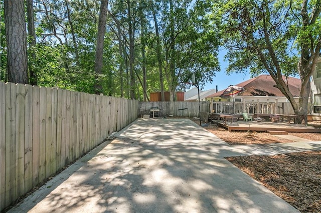 1332 Denmark Ct, Slidell, LA 70461 - view of concrete driveway