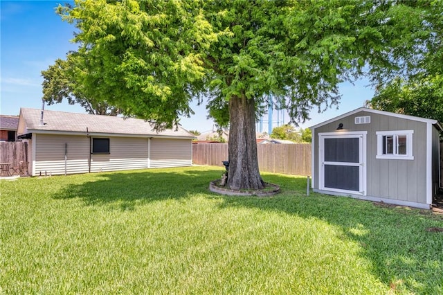 401 Riverdale Dr, Jefferson, LA 70121 - view of yard with an outdoor structure and a storage shed