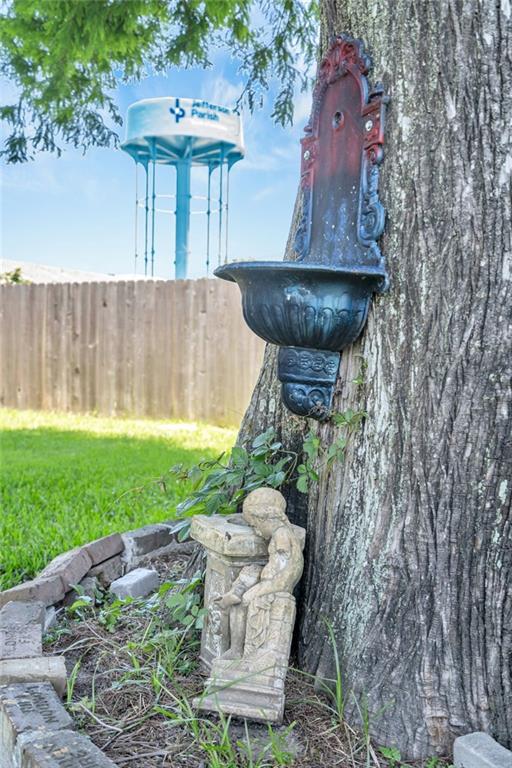 401 Riverdale Dr, Jefferson, LA 70121 - view of yard