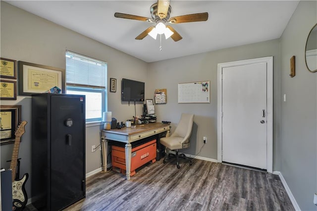 2603 Huey P Long Ave, Gretna, LA 70053 - office space featuring wood finished floors, a ceiling fan, and baseboards