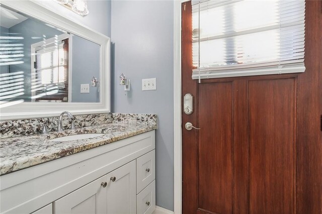 940 Orion Ave, Metairie, LA 70005 - bathroom featuring vanity