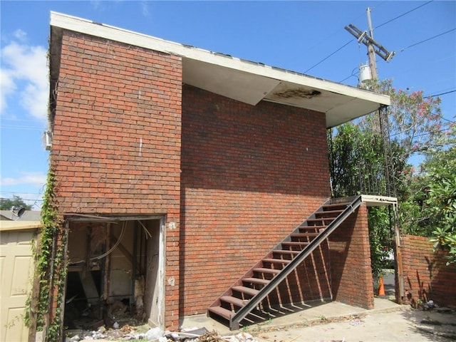 3900 Royal St, New Orleans, LA 70117 - view of side of home featuring brick siding