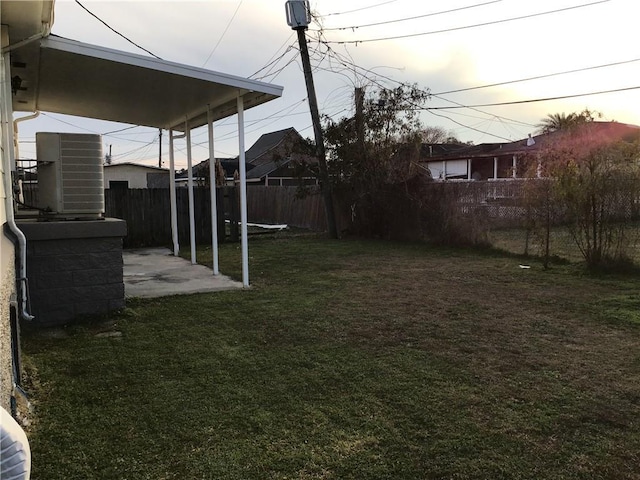 564 Oakwood Dr, Gretna, LA 70056 - view of yard with a patio area and central AC