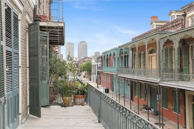 538 Governor Nicholls St, New Orleans, LA 70116 - view of balcony
