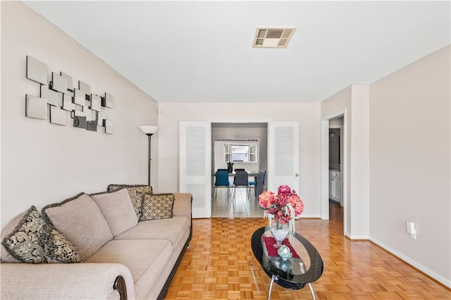 5504 Sabine Dr, Marrero, LA 70072 - living area featuring baseboards