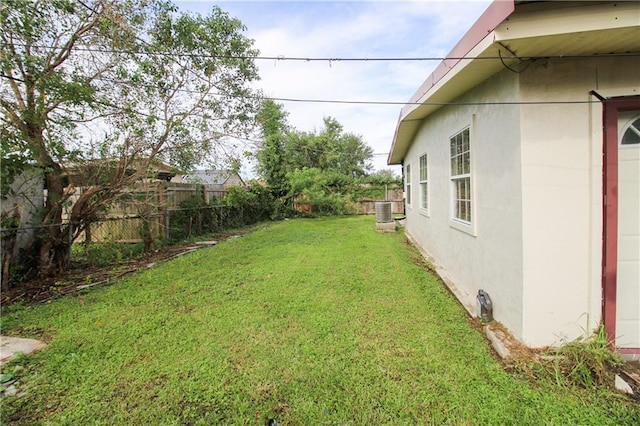 1620 Maplewood Dr, Harvey, LA 70058 - view of yard featuring central AC unit