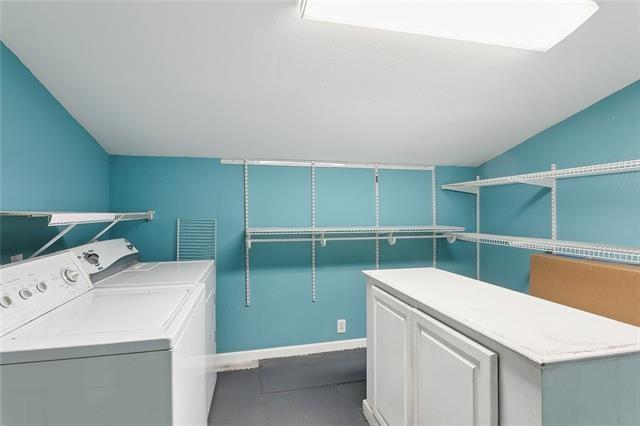313 Celeste Ave, River Ridge, LA 70123 - laundry area featuring washer and clothes dryer and baseboards