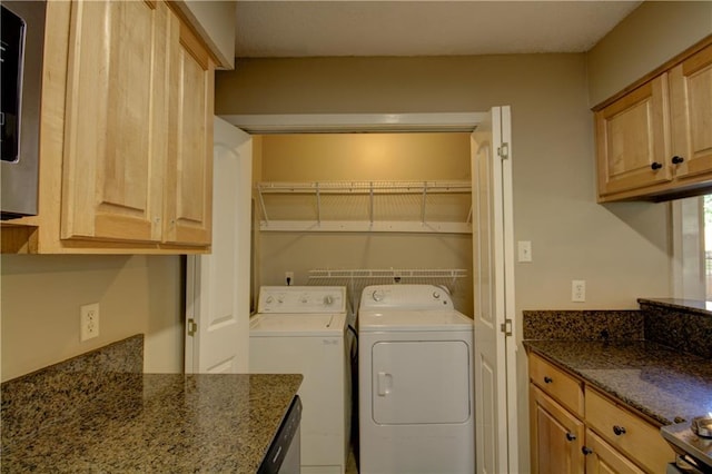 717 Heavens Dr Unit 4, Mandeville, LA 70471 - laundry room with washing machine and clothes dryer