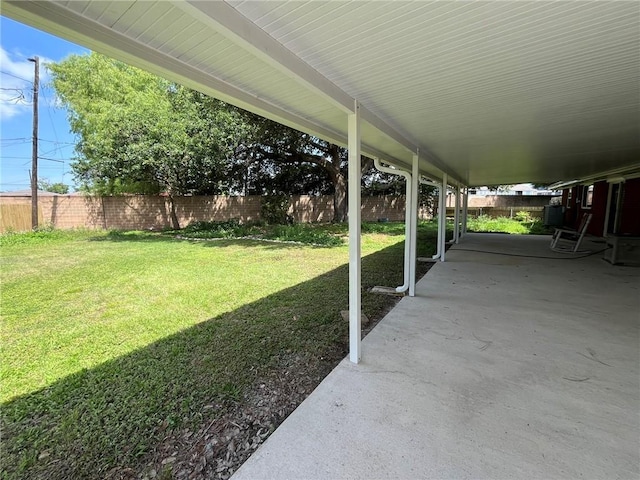 242 Willow Dr, Gretna, LA 70053 - view of yard with a patio