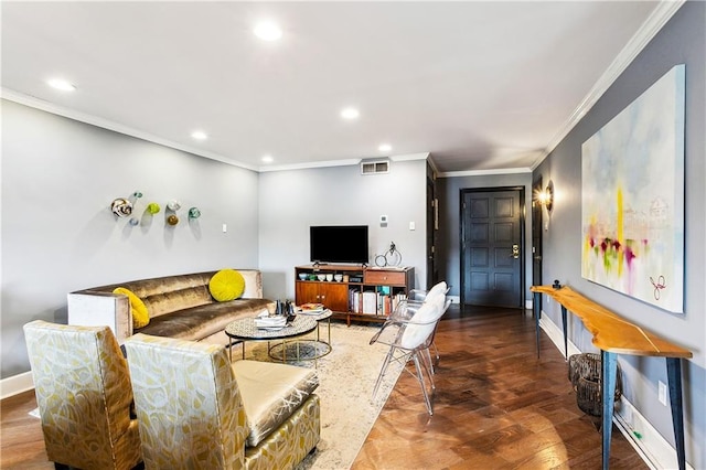 3000 Saint Charles Ave Unit 408, New Orleans, LA 70115 - living room with recessed lighting, crown molding, baseboards, and wood finished floors