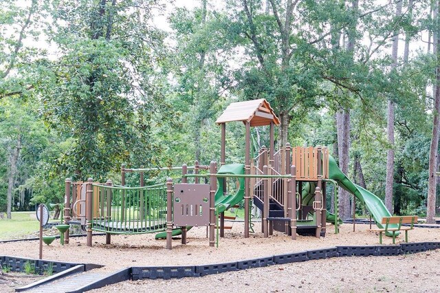 4 Riverdale Dr, Covington, LA 70433 - view of community playground