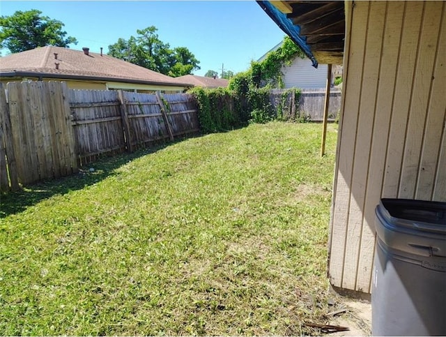 4710 Knight Dr, New Orleans, LA 70127 - view of yard