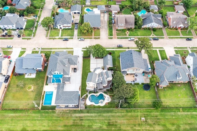68 Verde St, Kenner, LA 70065 - aerial view of property and surrounding area featuring nearby suburban area and a pool