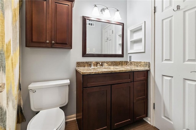 736 Village Rd Unit A, Kenner, LA 70065 - full bath featuring vanity, toilet, and baseboards