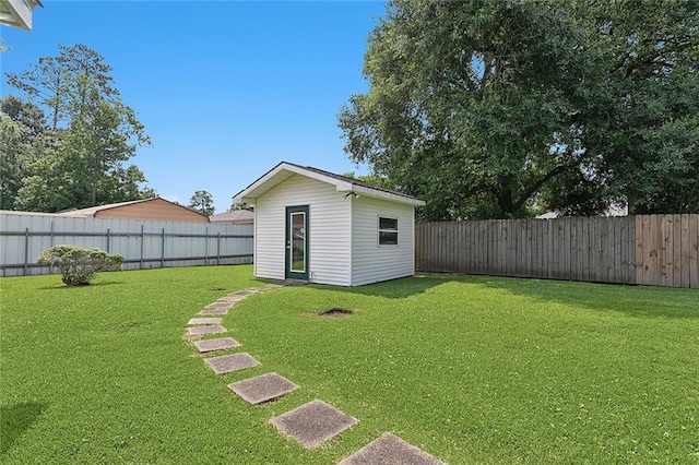 1417 Washington Ct, Slidell, LA 70458 - fenced backyard featuring an outdoor structure