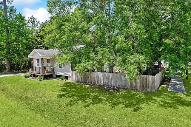 3113 Terrace Ave, Slidell, LA 70458 - view of yard featuring a porch
