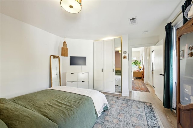 2712 Saint Thomas St, New Orleans, LA 70130 - bedroom with light wood-style floors