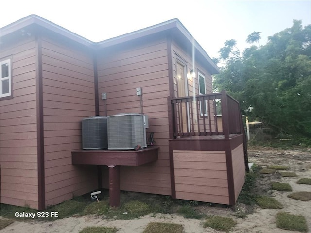 313331 Clouet St, New Orleans, LA 70126 - wooden terrace featuring cooling unit