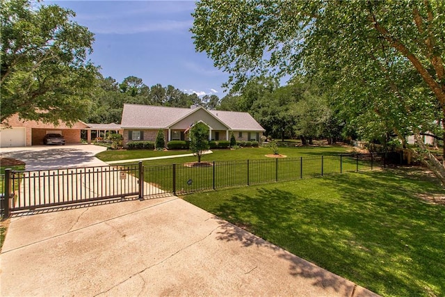 ranch-style house featuring driveway