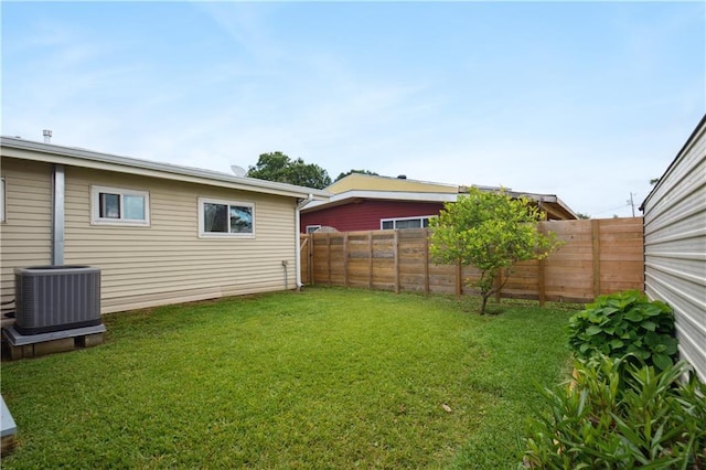 33 Caribou Ct, Metairie, LA 70003 - view of yard featuring central air condition unit