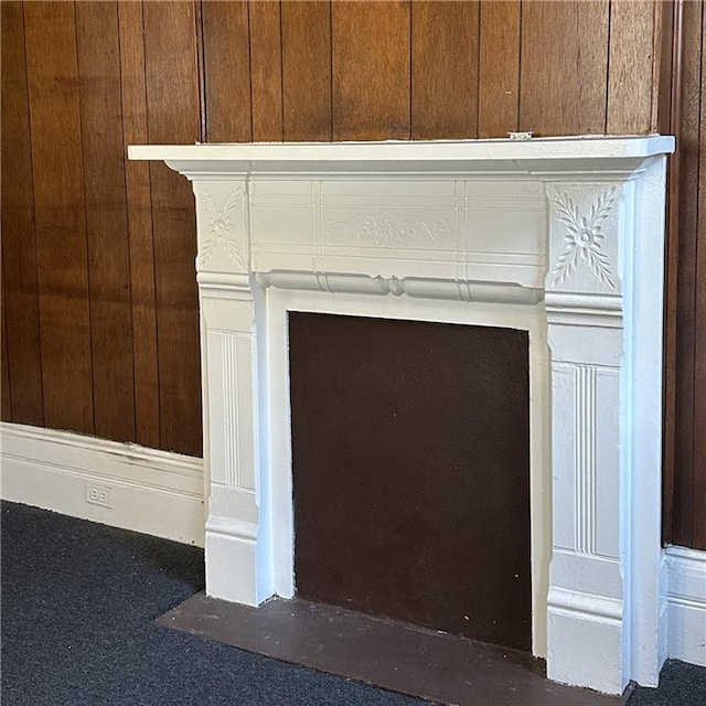 937-939 N Claiborne Ave, New Orleans, LA 70116 - detailed view of wood walls