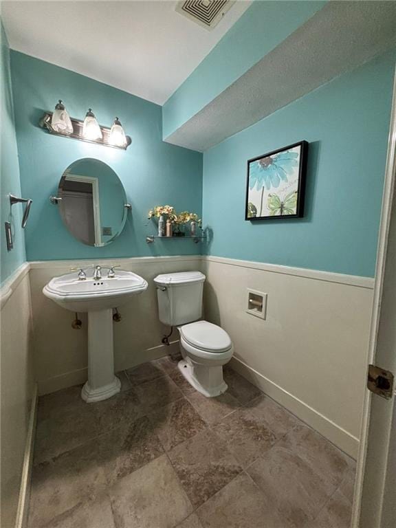2132 Missille St, Harvey, LA 70058 - bathroom with toilet