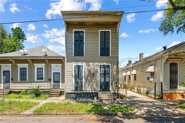 1915-1917 Bayou Rd, New Orleans, LA 70116 - view of front facade featuring entry steps