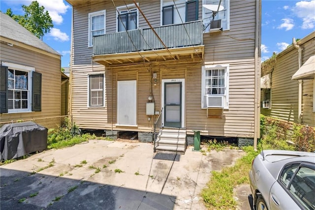 1915-1917 Bayou Rd, New Orleans, LA 70116 - view of front facade featuring entry steps