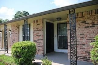 116 Southern Ct, Avondale, LA 70094 - entrance to property featuring brick siding