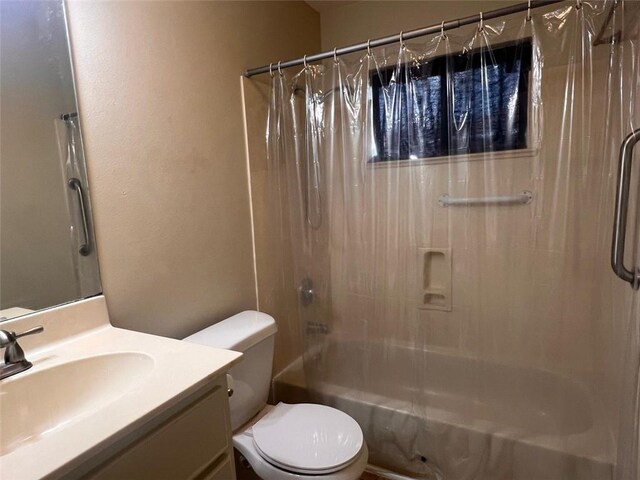 116 Southern Ct, Avondale, LA 70094 - full bath featuring vanity, toilet, and shower / bath combo with shower curtain