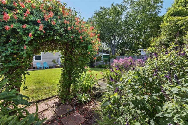 309 Wallace Dr, New Orleans, LA 70122 - view of green lawn