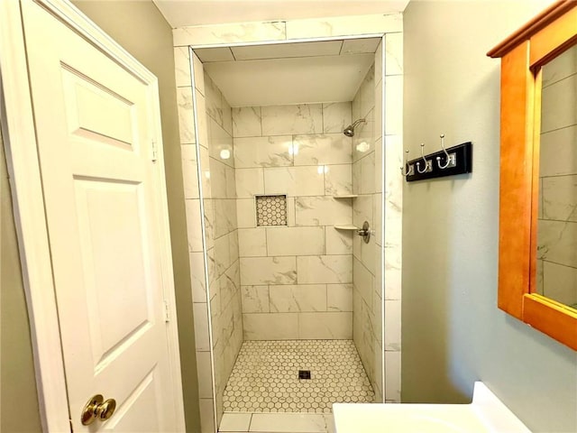 1523 W Dr, Westwego, LA 70094 - full bath with a tile shower