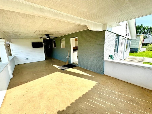 1523 W Dr, Westwego, LA 70094 - view of patio / terrace with ceiling fan